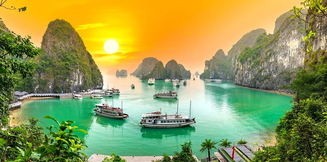 Vietnam Highlights Tour Package 5 Nights 6 Days with Ha Long Bay Cruise, Ba Na Hills & Mekong Delta